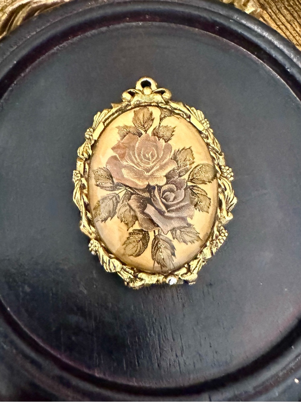 Vintage MAX FACTOR Victorian Rose Perfume Locket